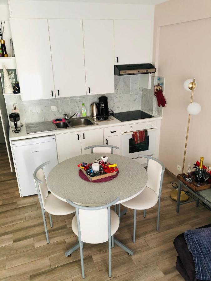 Shiny Nice Studio At Ostend Apartment Luaran gambar
