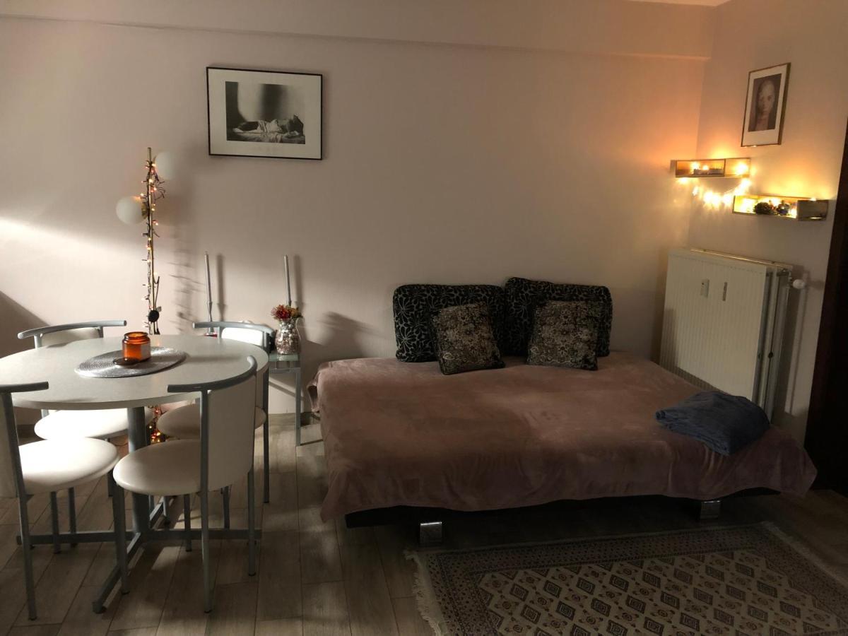 Shiny Nice Studio At Ostend Apartment Luaran gambar